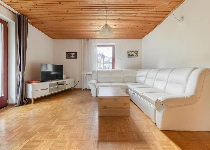 Appleby Apartments Kersnik